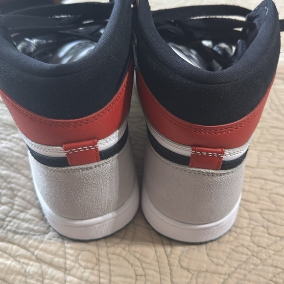 Air Jordan Nike 1 Retro High OG Smoke Gray Sneakers - Picture 9 of 11